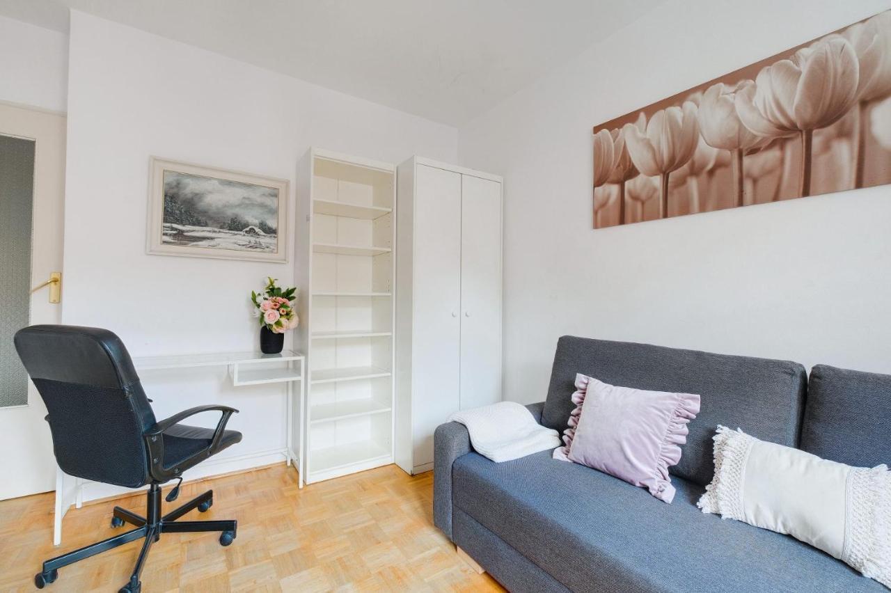 2 Bedroom Apartment In Green Location Warsaw Luaran gambar