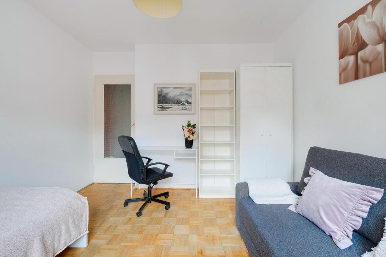 2 Bedroom Apartment In Green Location Warsaw Luaran gambar