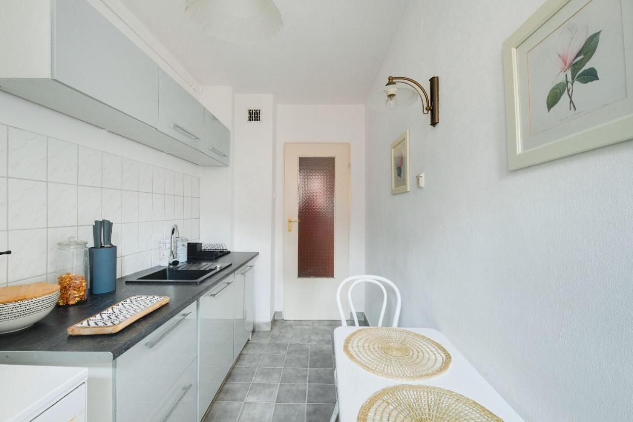 2 Bedroom Apartment In Green Location Warsaw Luaran gambar